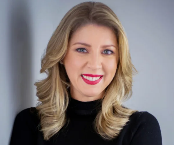 Caroline Schmitt — Conferencista de Liderazgo