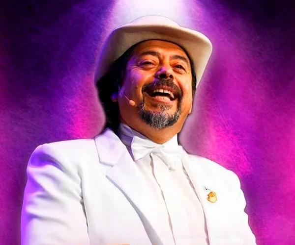 Bombo Fica — Conferencista en Paraguay
