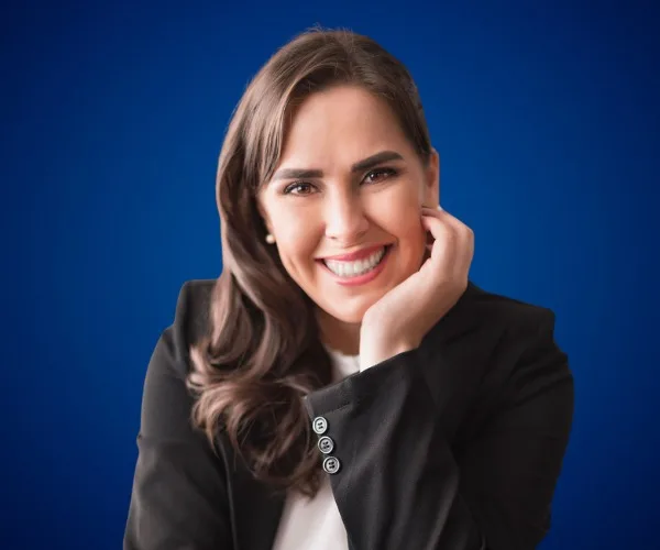 Alejandra Varela Chaverri — Conferencista de Liderazgo