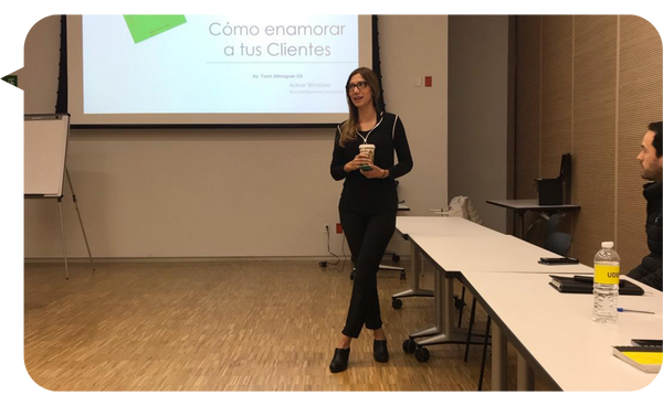 Yami Almaguer Gil, conferencista para eventos corporativos sobre Experiencia del Cliente