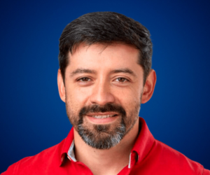 Alexandro Bravo, conferencista para eventos corporativos sobre Liderazgo Femenino