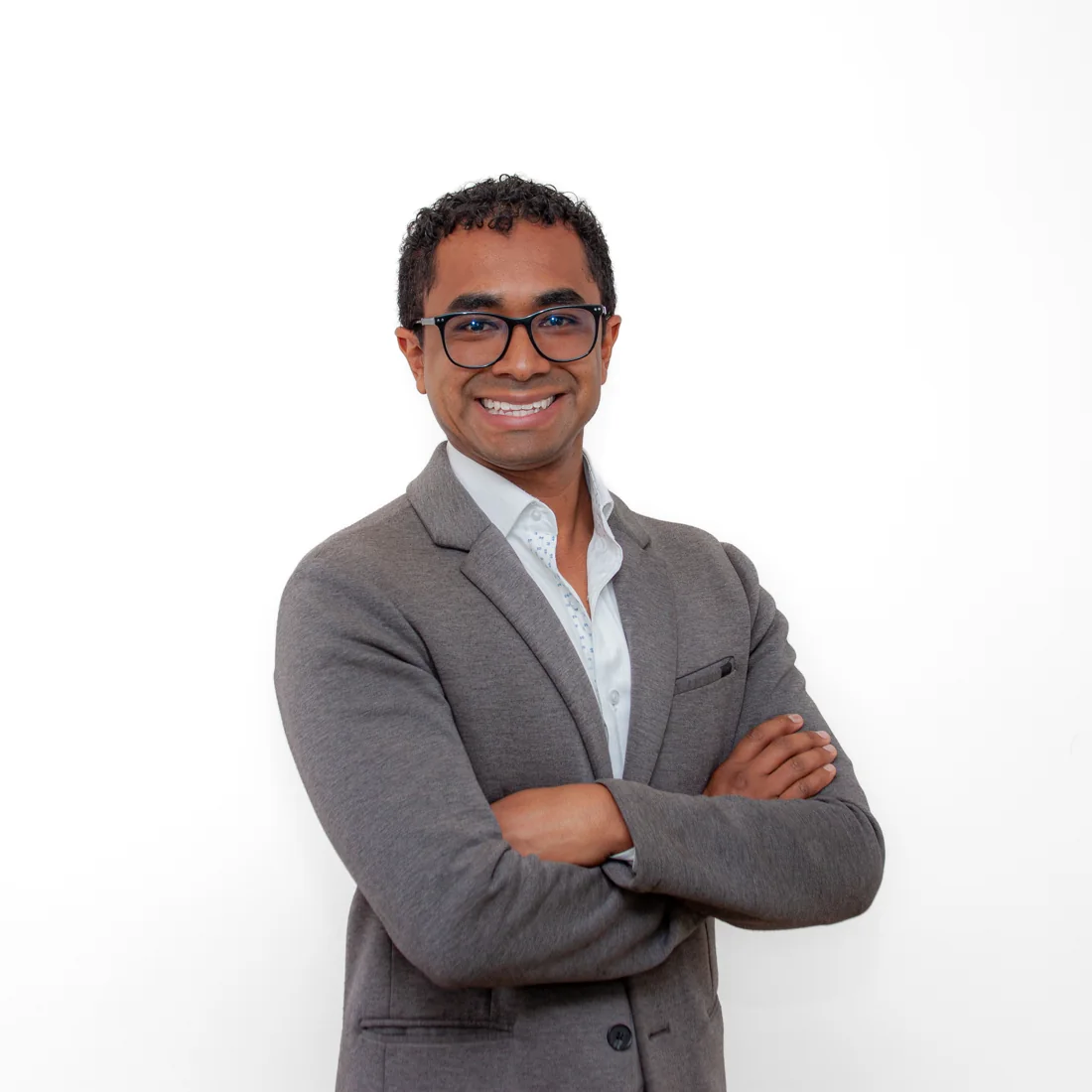 Retrato principal de Mauricio Benavides.